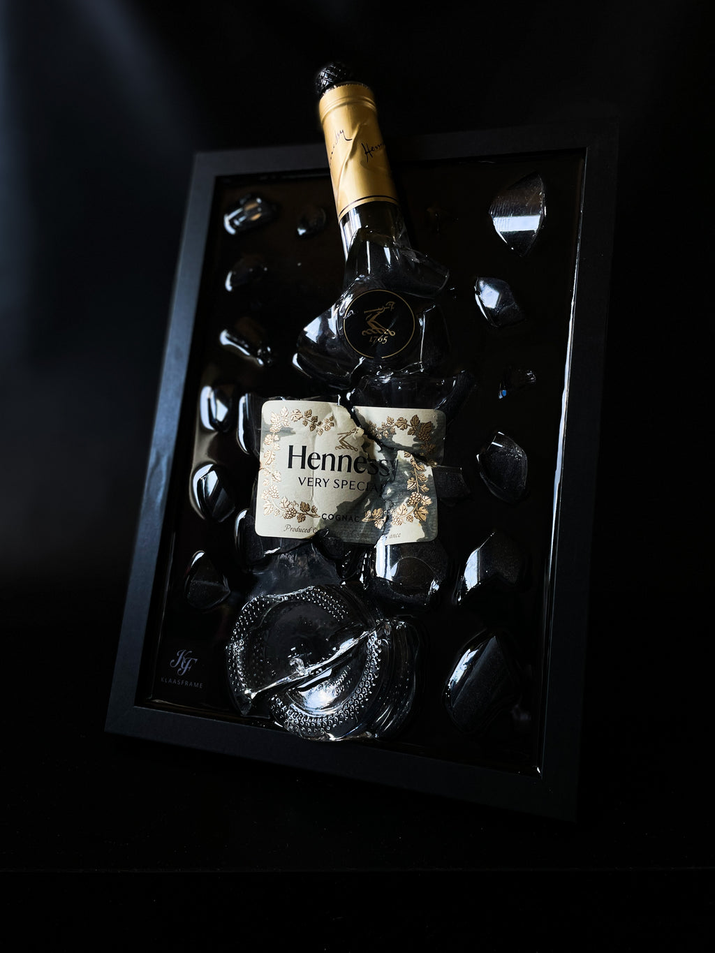 Raamitud "Henny"